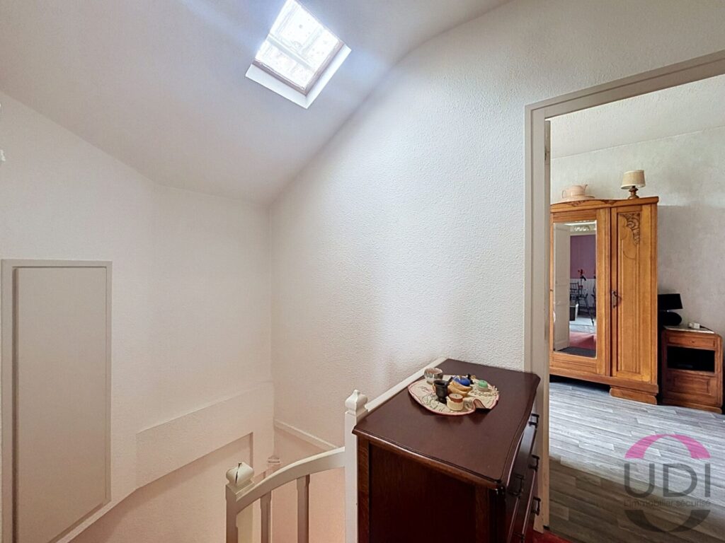 Maison 110 m² · à Charmé · 110 m² · 59 400 €