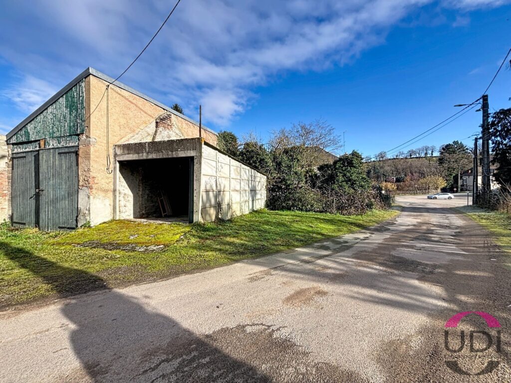 Terrain 117 m² · à Bézenet · 10 000 €