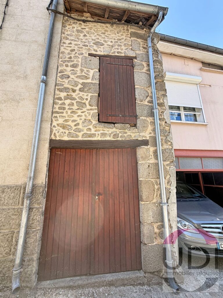 Maison 93 m² · à Bénévent · 93 m² · 39 000 €